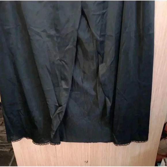 VINTAGE VASSARETTE SIZE LARGE BLACK HALF SLIP ANKLE LENGTH 19" SLIT - Picture 2 of 4